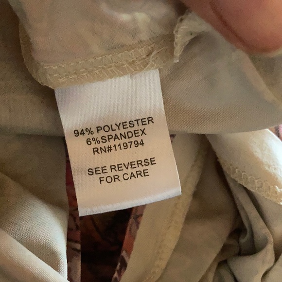 One world pink studded top. Sz M - Picture 8 of 8